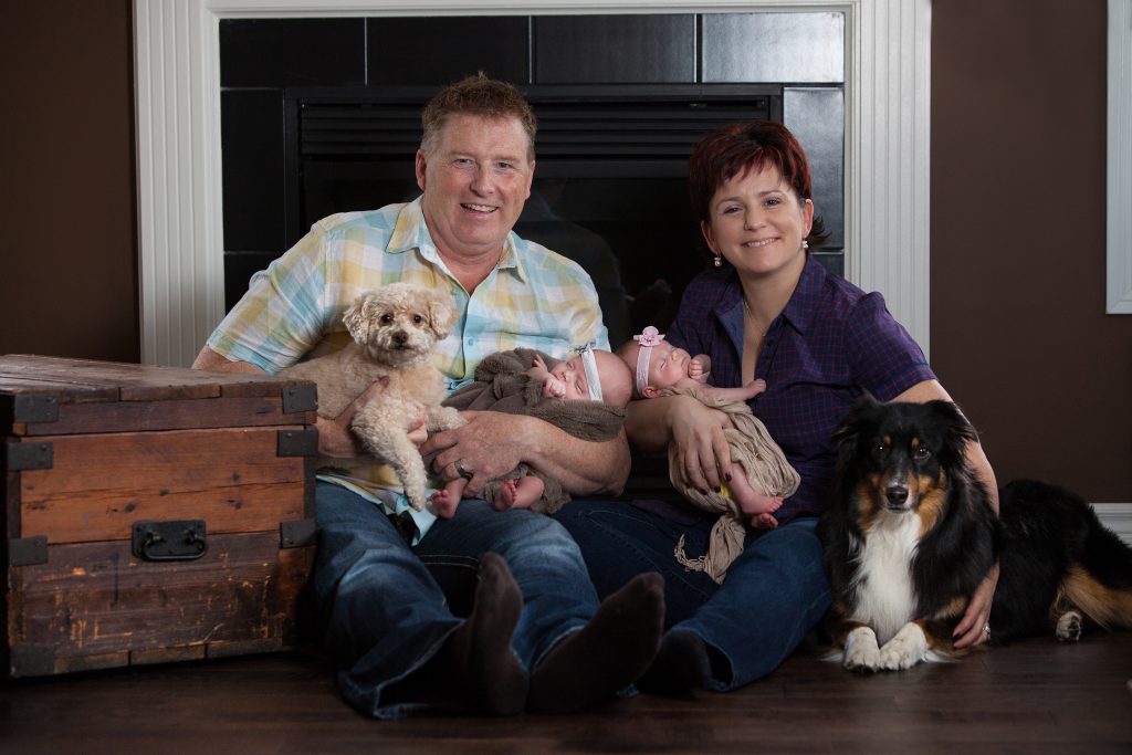 Family pictures with dogs in Ottawa