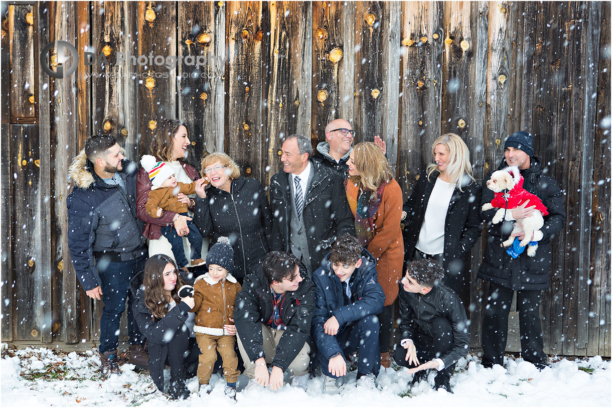 You are currently viewing Dressing up for winter family photos