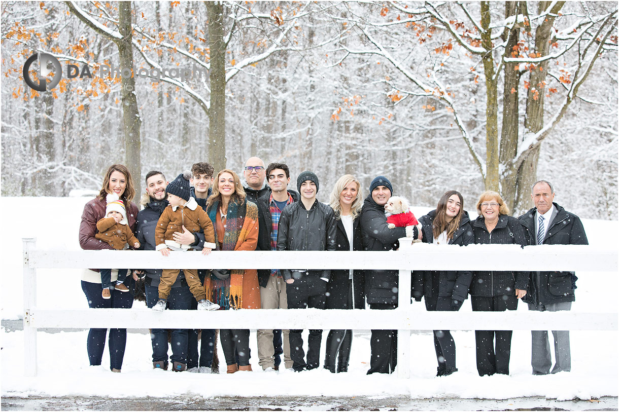 Winter family photos in the forest